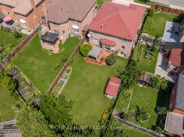 3300 Redmond Rd, Mississauga, ON L5B 3X1
