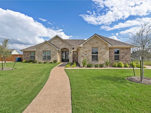 808 Forward Pass Dr, Hewitt, TX 76643