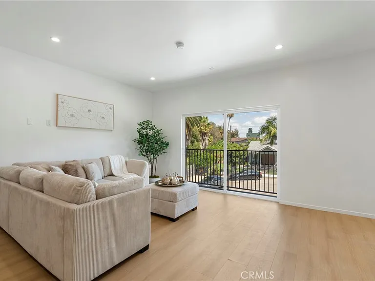 2515 Alsace Ave #1/2 — Photo 10