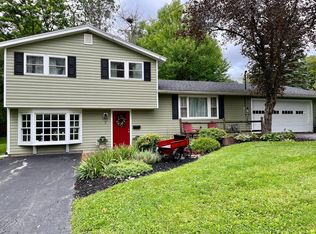 7 Evergreen Ln, Cazenovia, NY 13035