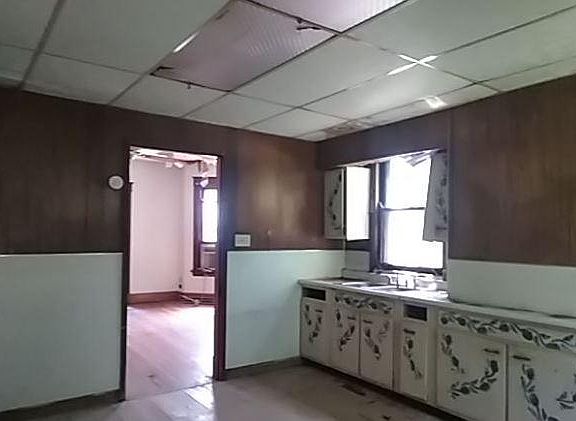 4th image of 1808 Tilden Ave