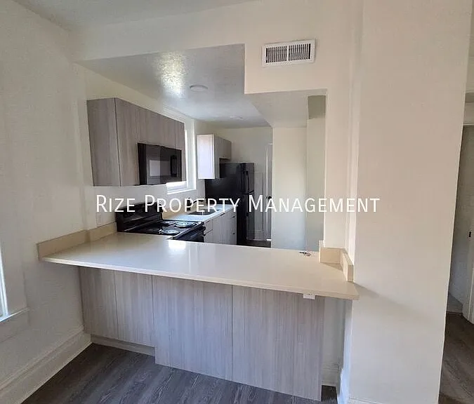 2746 Madison Ave #2 — Photo 3