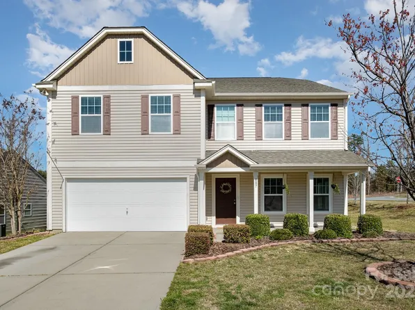 887 Pointe Andrews Dr, Concord, NC 28025