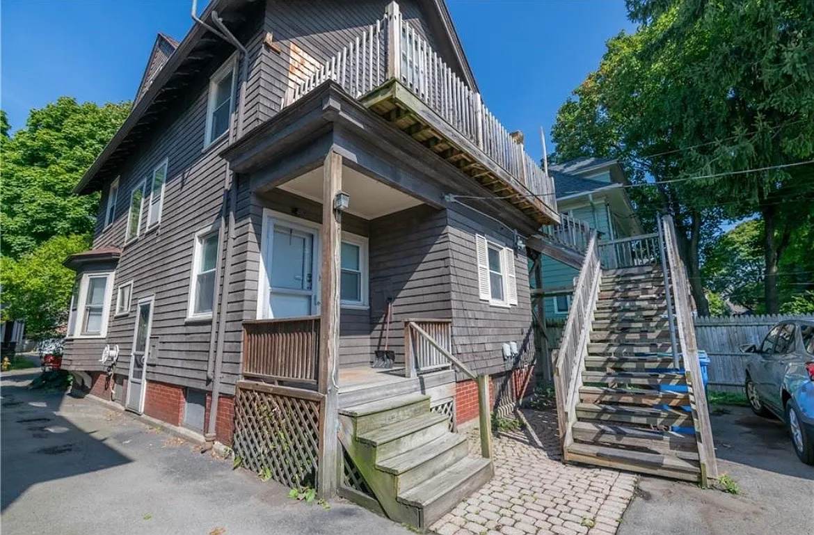 Building Photo - 32 Cornell St #B