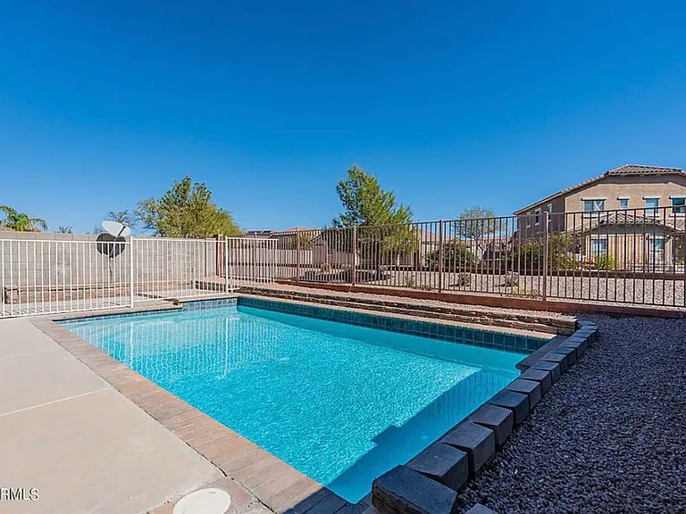 38645 N Lamar Dr — Photo 12