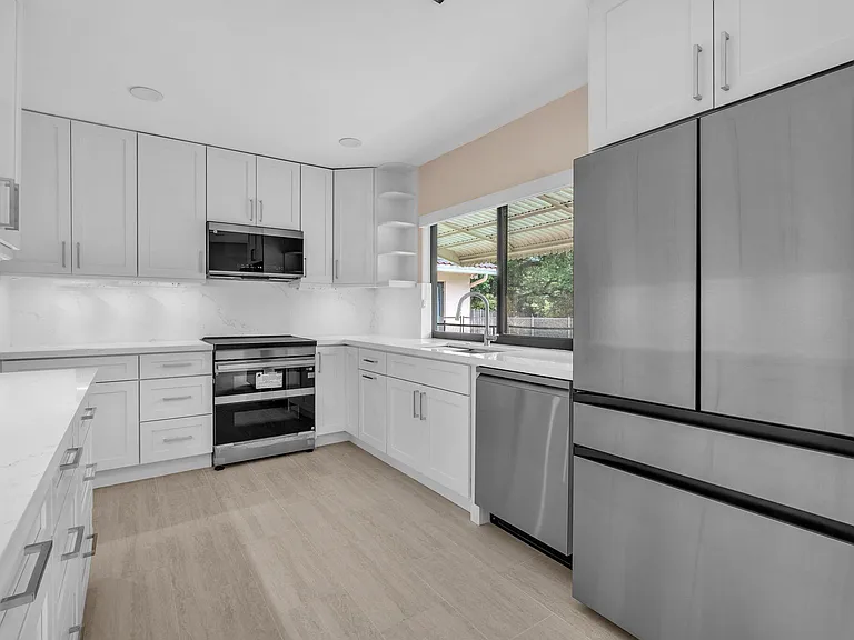 3020 N 34th St — Photo 14