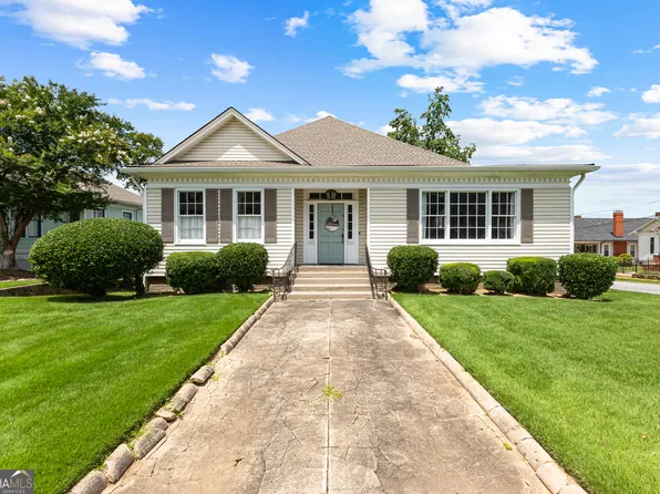 67 Lagrange St, Newnan, GA 30263
