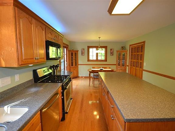 5th image of 8165 Shadybrook Dr