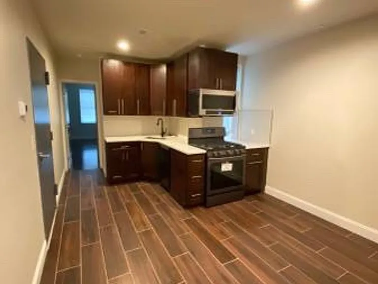 826 Reed St — Photo 2