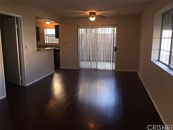 2nd image of 11254 Oxnard St APT 4