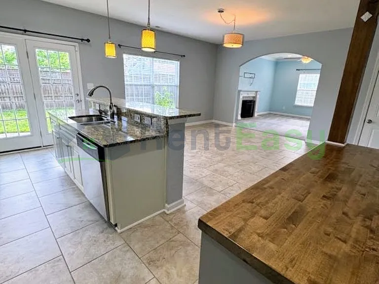 418 Munden Ave — Photo 6
