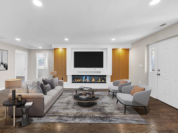 5th image of 2016 Edwards Lake Rd