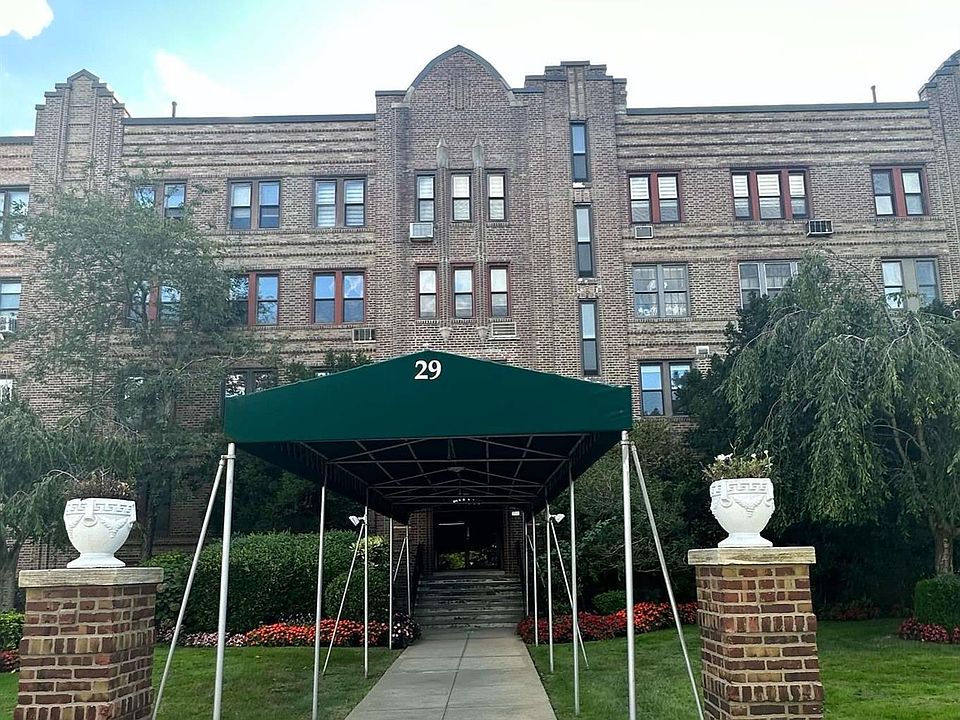 1st image of 29 Woodmere Boulevard #1-E