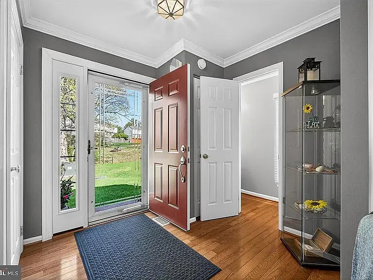 14083 Betsy Ross Ln — Photo 3