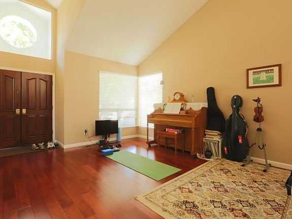 2nd image of 6240 Camino Del Lago