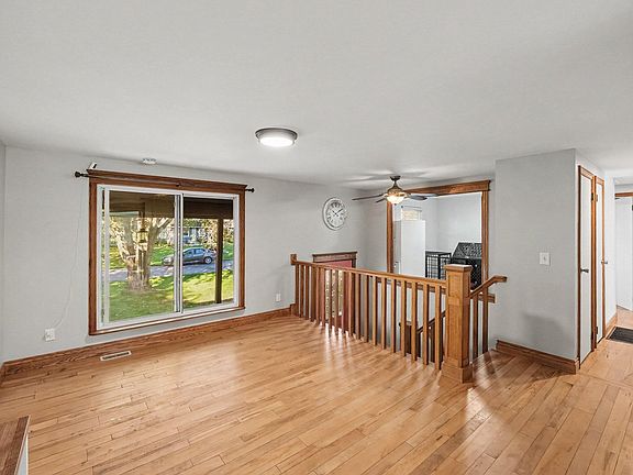 3rd image of 5679 Juniper Dr