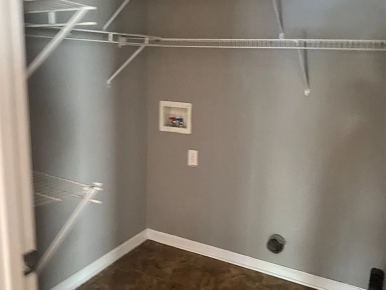 8909 Laney Ln — Photo 12
