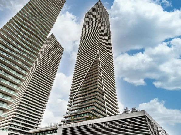 30 Shore Breeze Dr #2722, Toronto, ON M8V 0J1