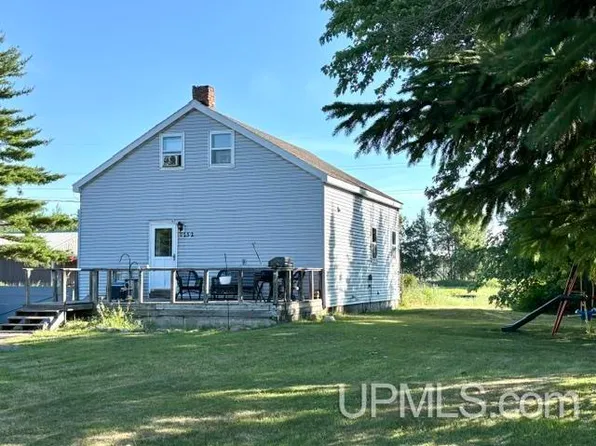 1752 E M35 Hwy, Little Lake, MI 49833