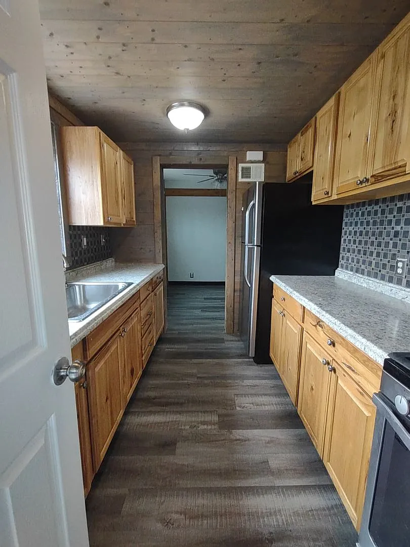 37939 Vine St — Photo 3