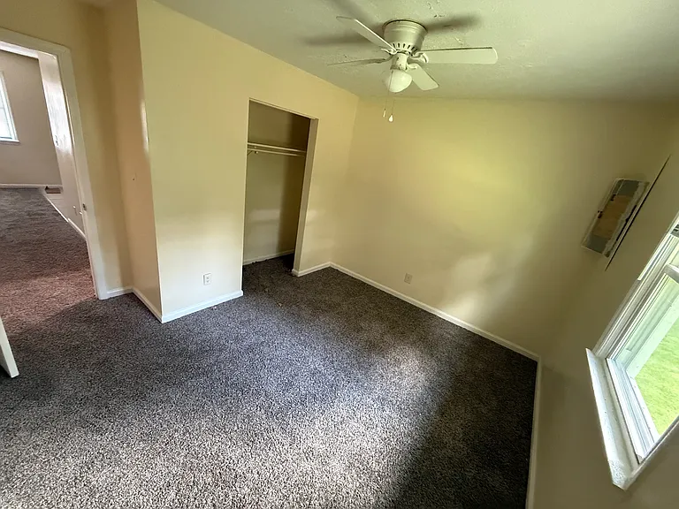 406 Turpin Dr #4 — Photo 4