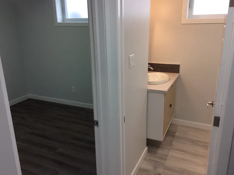 2409 Iris St #1 — Photo 4
