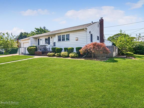 3rd image of 76 Lambert Ave