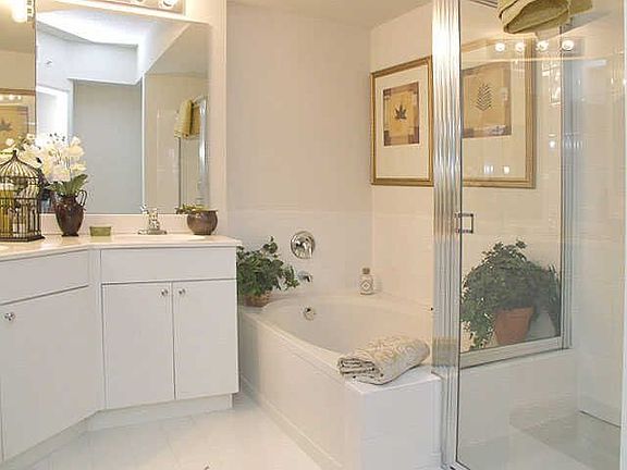 Porto Bellagio Sale/Rent 305-931-6931