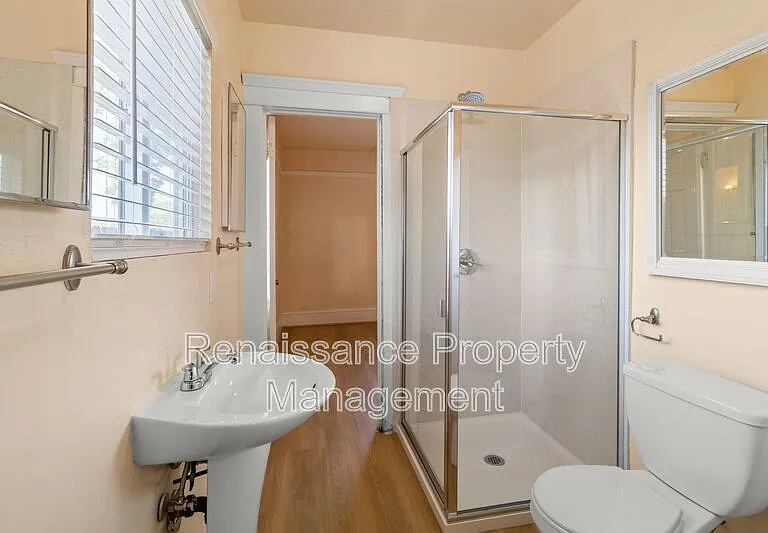 1026 N Windeler Ave #A — Photo 3