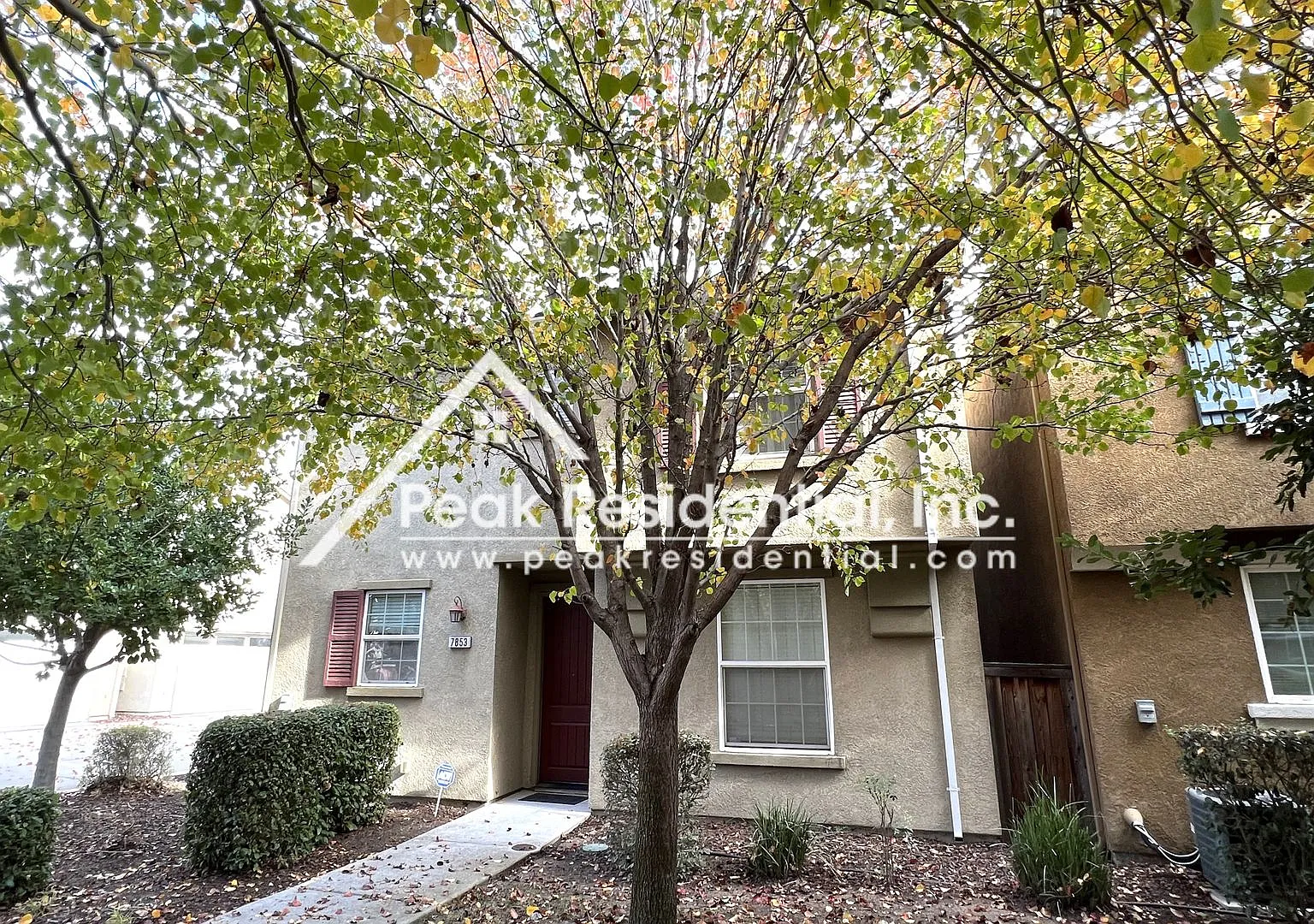 Spacious Villa Terrazza 3bd/2.5ba Home with 2 Car Garage — Photo 3