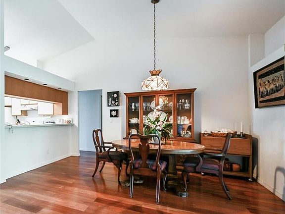 5th image of 949 Charlemagne BLVD