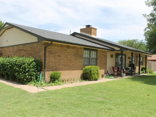 4924 Granville Ln, Woodward, OK 73801