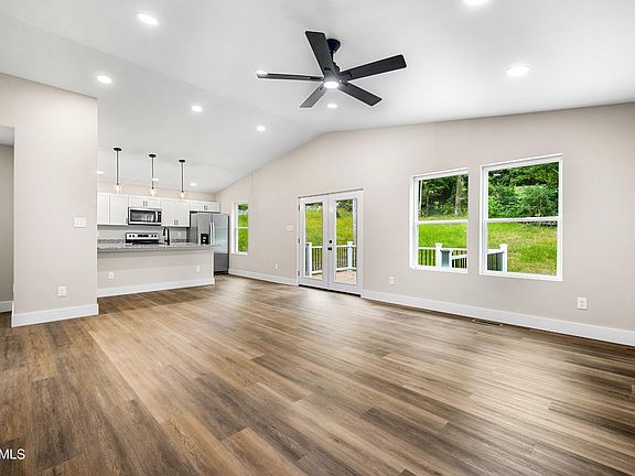 4th image of 2318 Bernhurst Dr