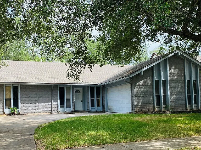 2819 Colony Dr — Photo 14