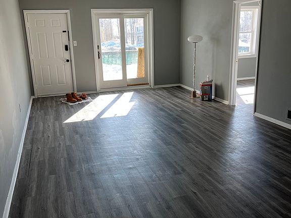 5th image of 151 Snowshoe Ct APT 201