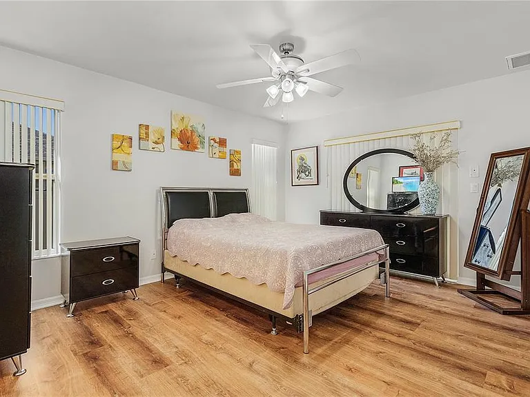 810 SW 10th Pl — Photo 11