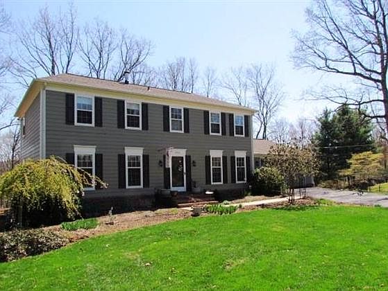 1st image of 3306 Hollyfield Cir