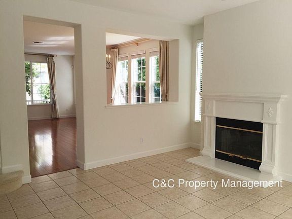 3rd image of 1287 Mirabeau Ct