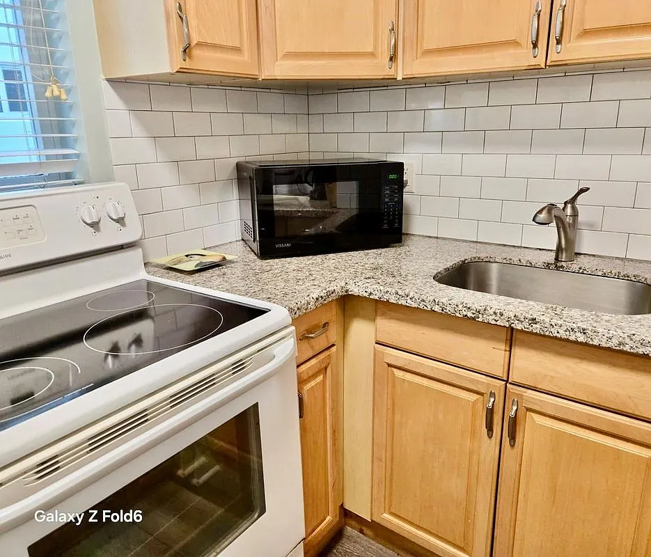 1 bed, 1.0 bath, 448 sqft, $2,500 — Photo 2