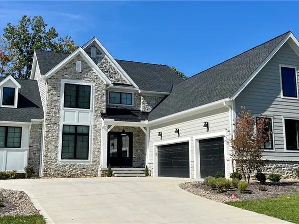 825 Club Dr W, Aurora, OH 44202