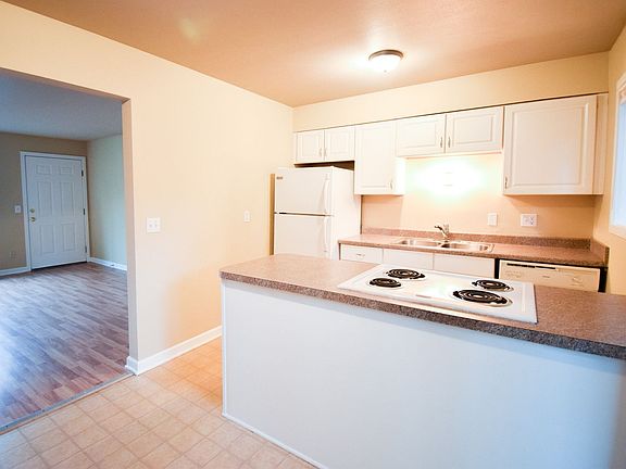 5th image of 5025 SW Menlo Dr APT 1
