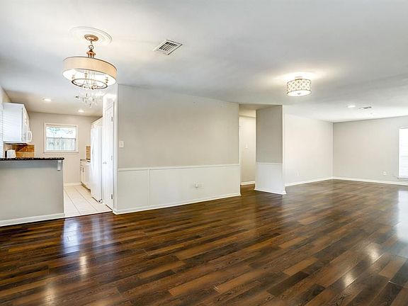 3rd image of 5710 De Lange Ln