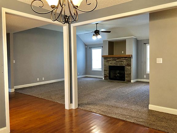 3rd image of 1057 Glenhurst Way