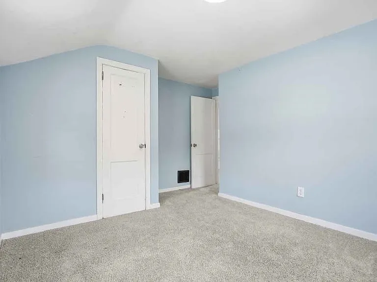 1219 Circle Dr — Photo 4