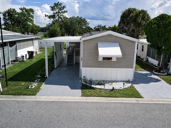 2nd image of 800 Siesta Dr