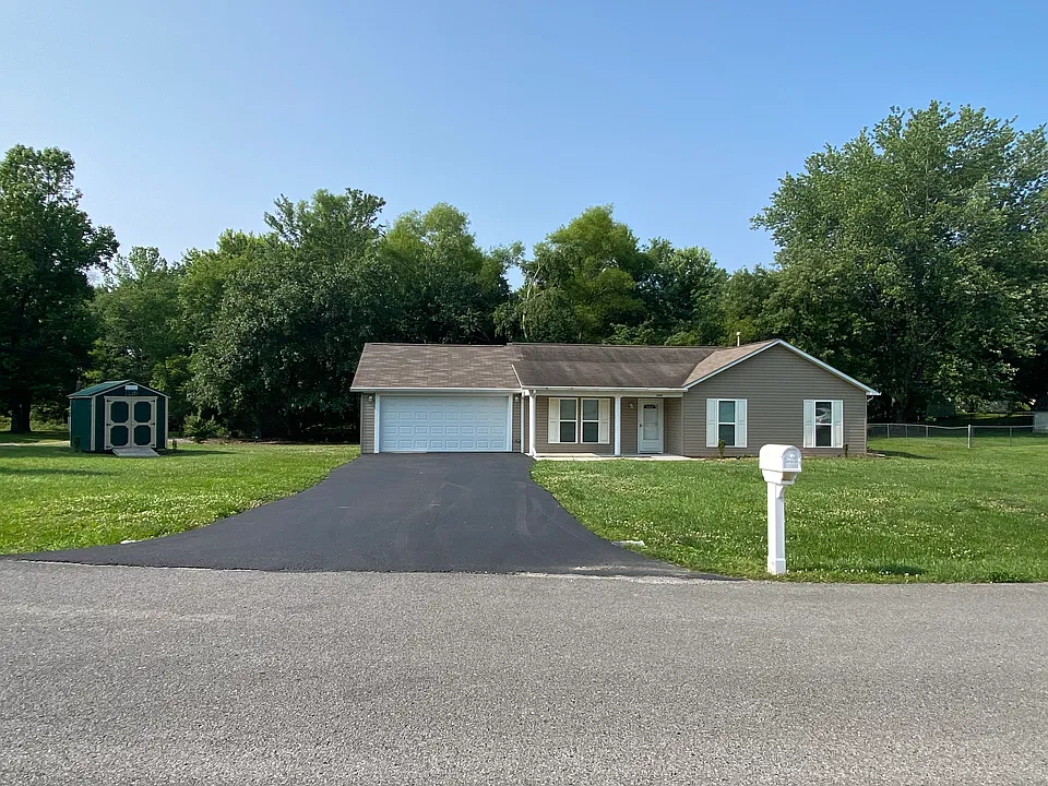 1555 Garden Ln