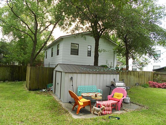 4th image of 2592 College St