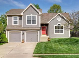 6520 NW Hidden Valley Rd, Kansas City, MO 64152