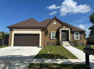 4671 Perelli Dr, New Orleans, LA 70127