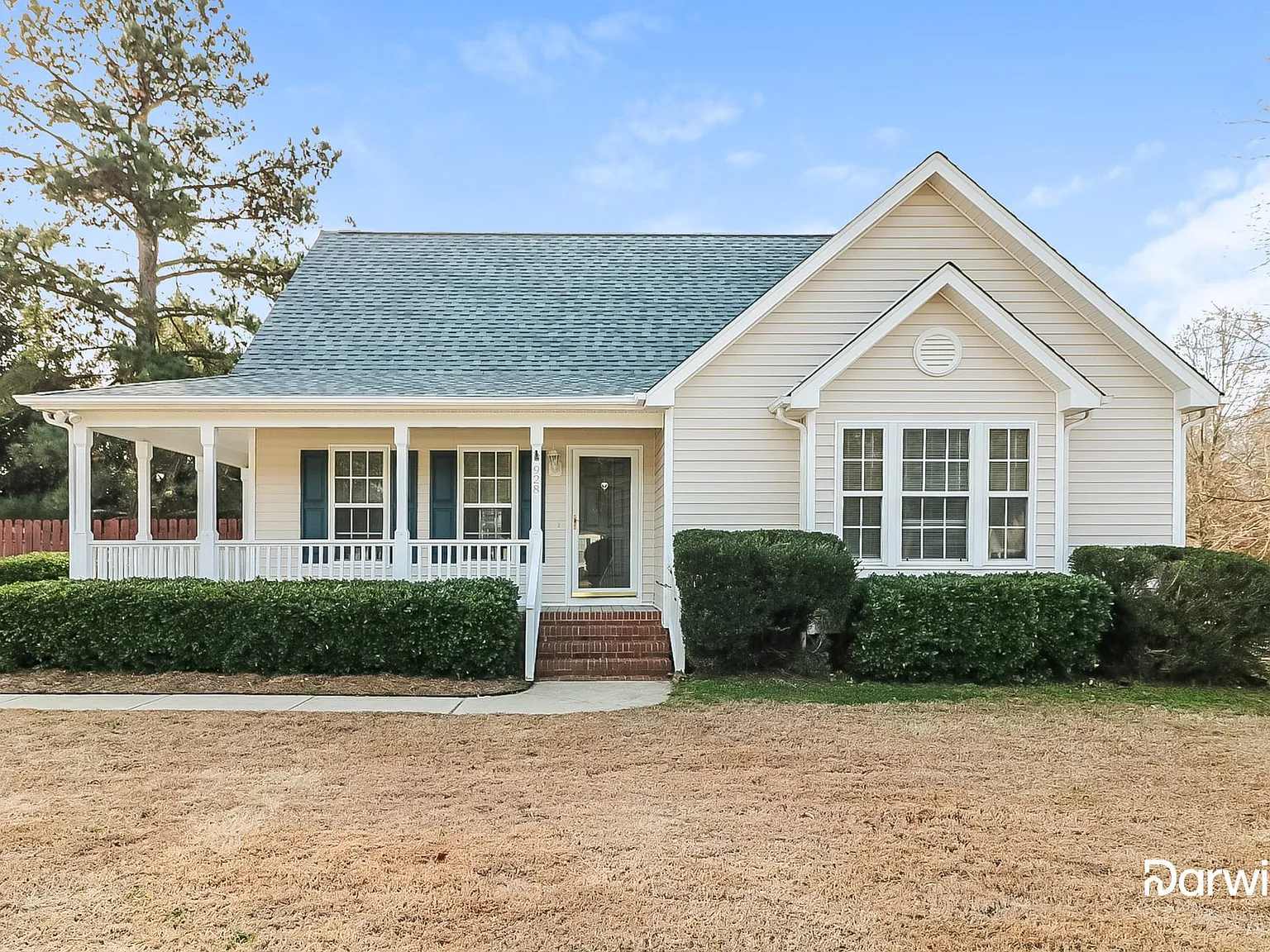 3 bed, 2.0 bath, 1335 sqft, $1,815 — Photo 2